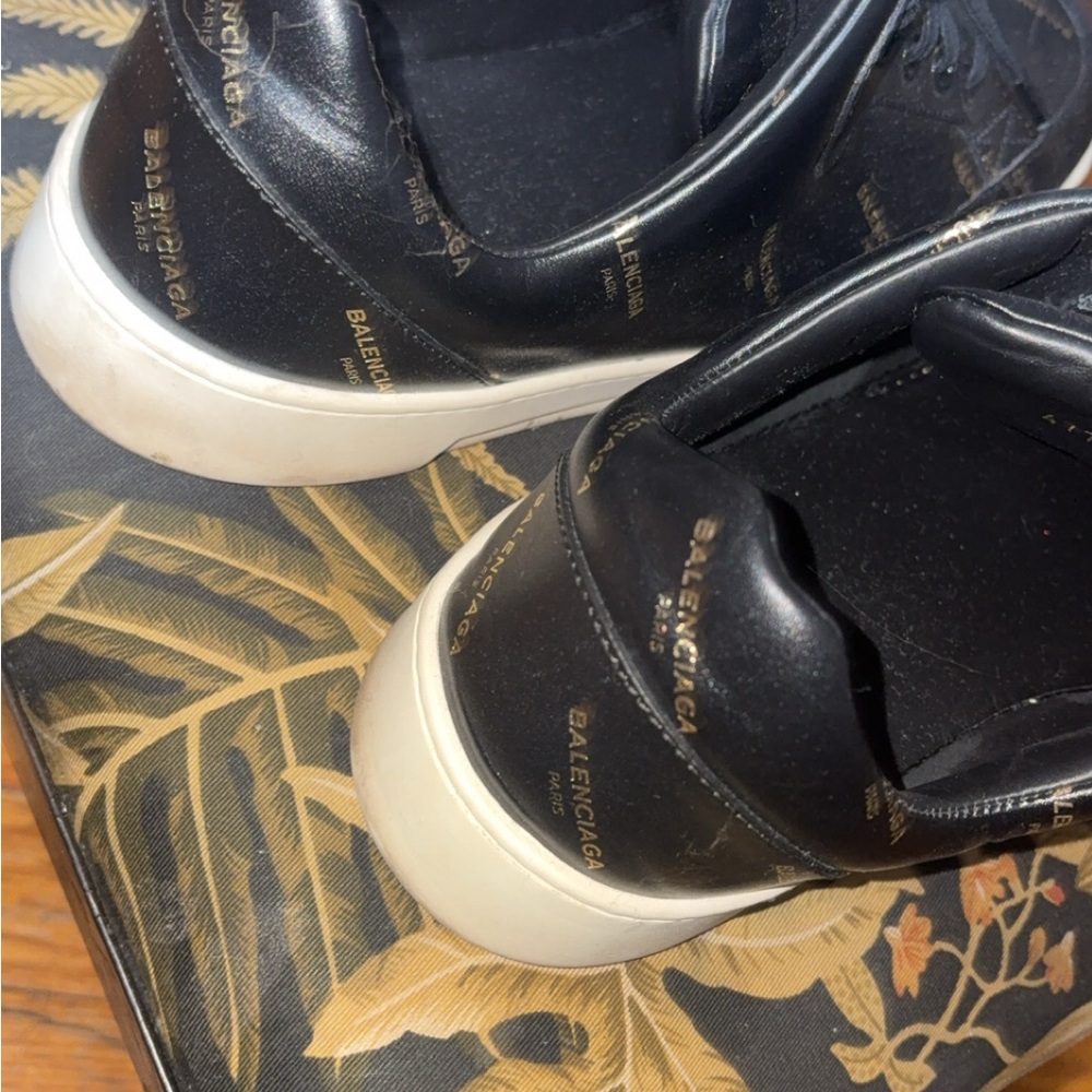 Authentic Balenciaga Black&Gold Leather Shell Sneaker circa 2018 - Picture 5 of 6